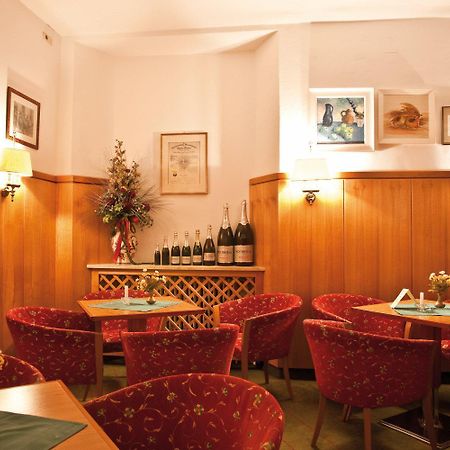 Hotel-Garni Stern - Bed & Breakfast & More Imst Exterior photo