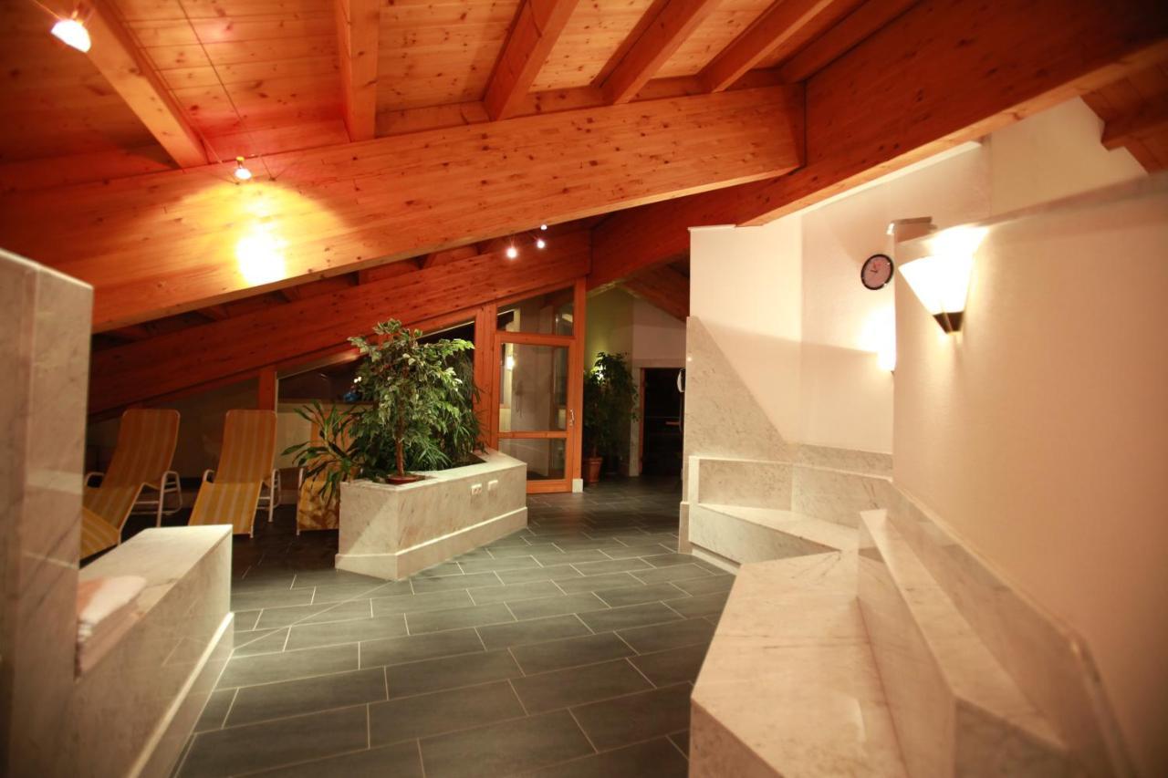 Hotel-Garni Stern - Bed & Breakfast & More Imst Exterior photo