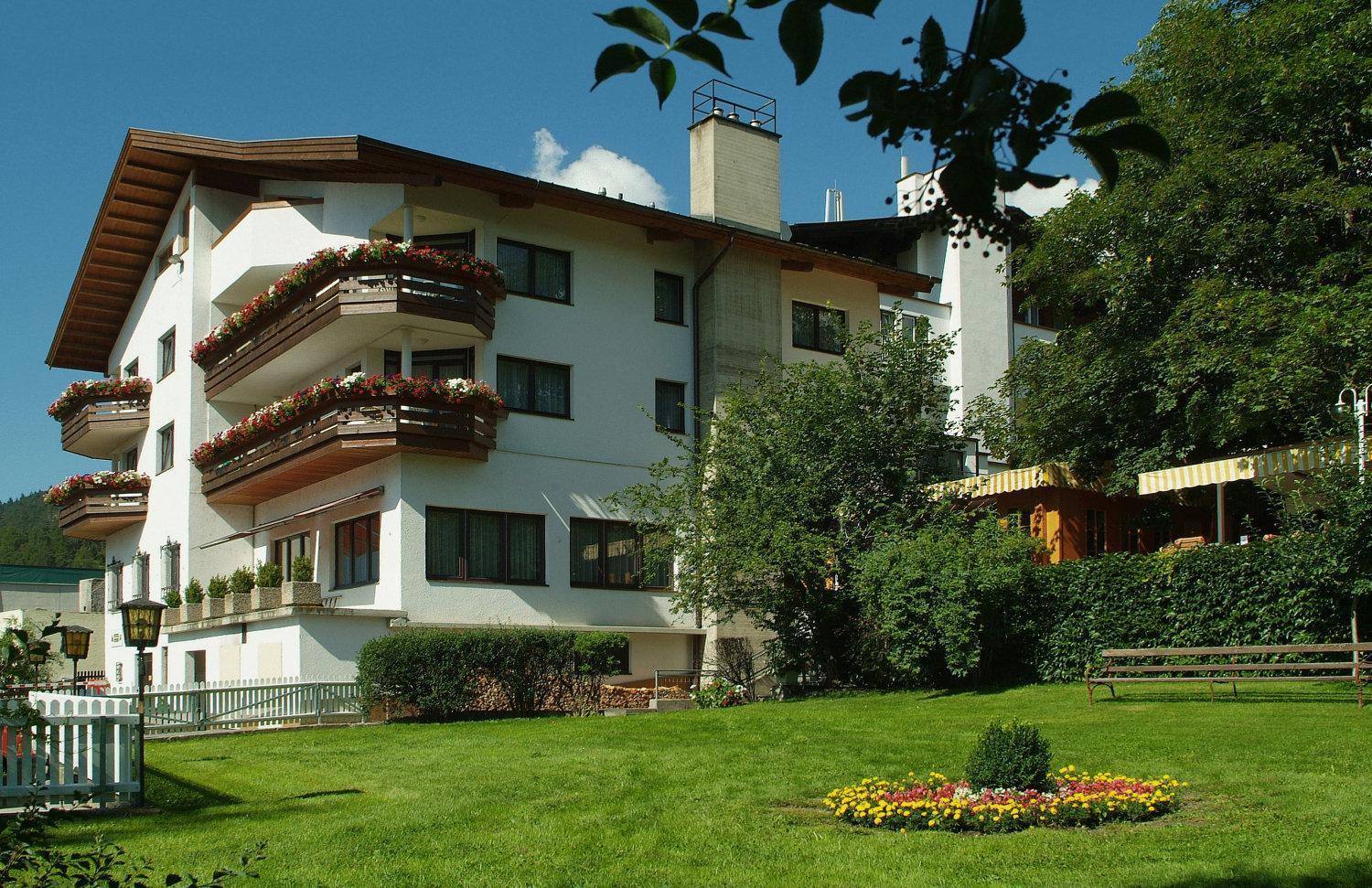 Hotel-Garni Stern - Bed & Breakfast & More Imst Exterior photo