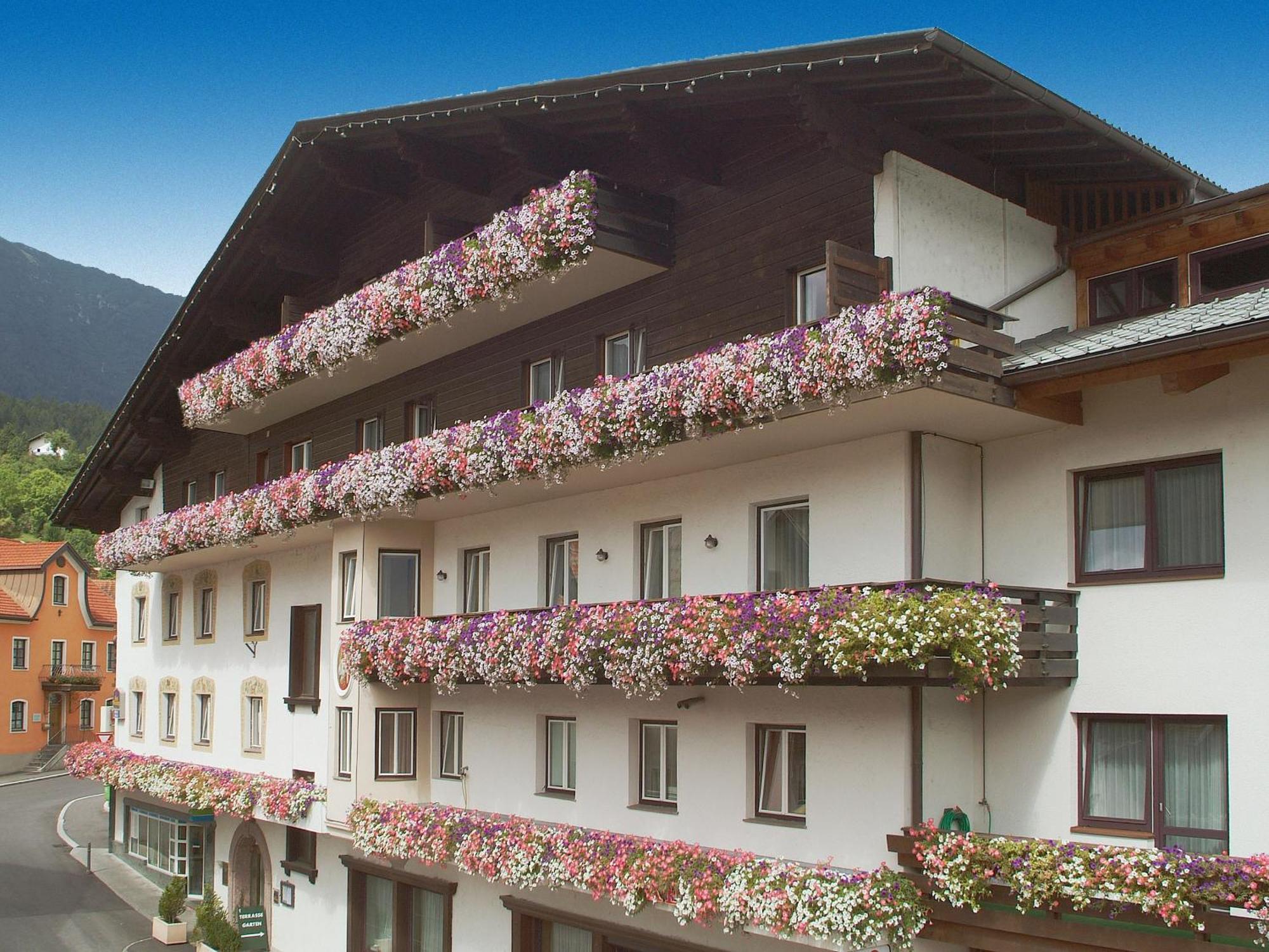 Hotel-Garni Stern - Bed & Breakfast & More Imst Exterior photo